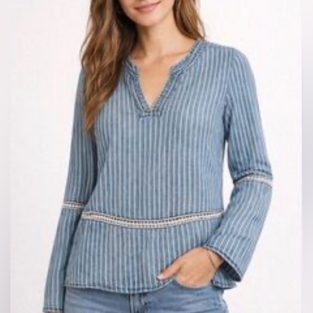 🆕Plus-size Bohemian Long Bell Sleeve Lace Trim Stripped V-Neck 2X Top🆕